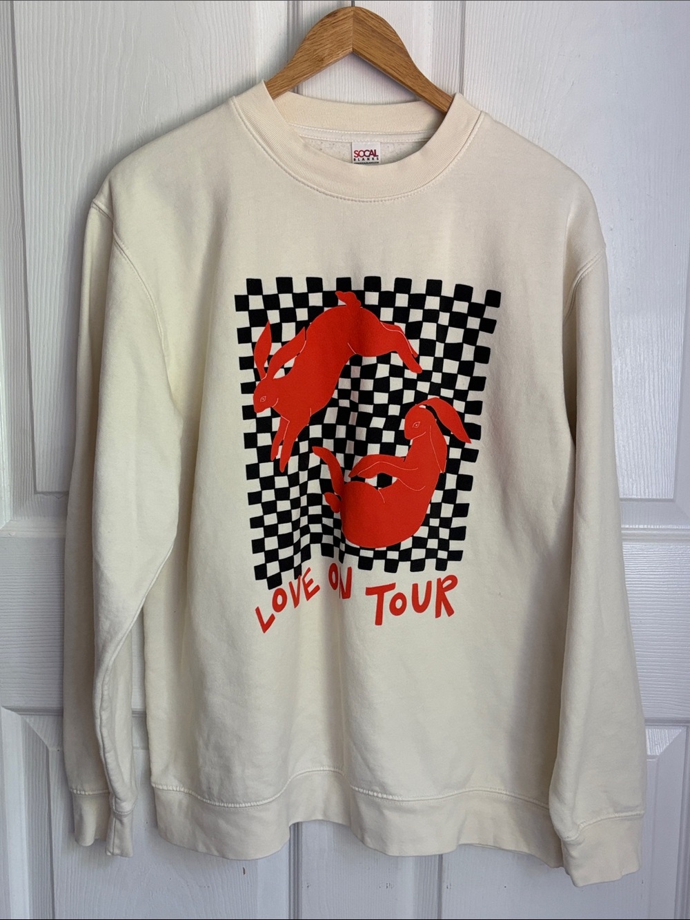 HARRY STYLES Cream "Love On Tour" Graphic Sweatshirt Size Large Social Blanks